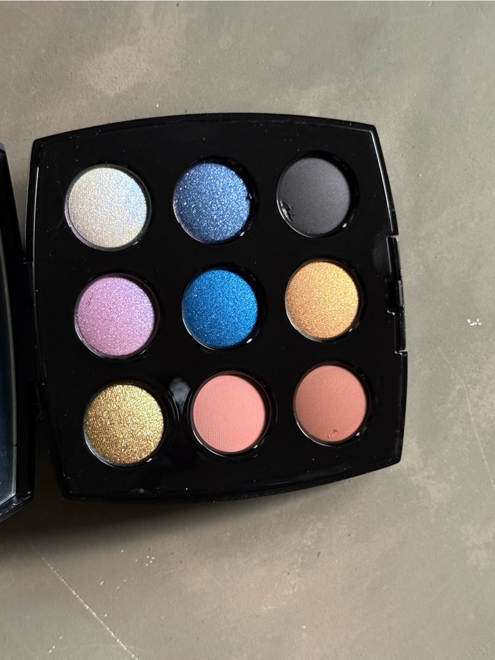 CHANEL Les 9 Ombres High Intensity Eyeshadow Palette - 849 The Space Traveler - Picture 3 of 4